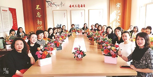 success “巾幗心系企 建功新時代” 一一包頭熱力集團(tuán)女工倡議書7.jpg