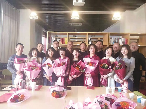 success “巾幗心系企 建功新時代” 一一包頭熱力集團(tuán)女工倡議書3.jpg