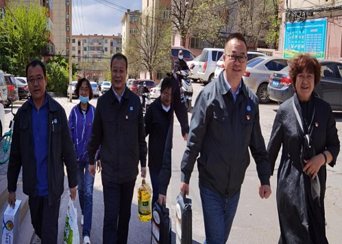 success 走訪慰問(wèn)暖人心——供熱三公司1.jpg